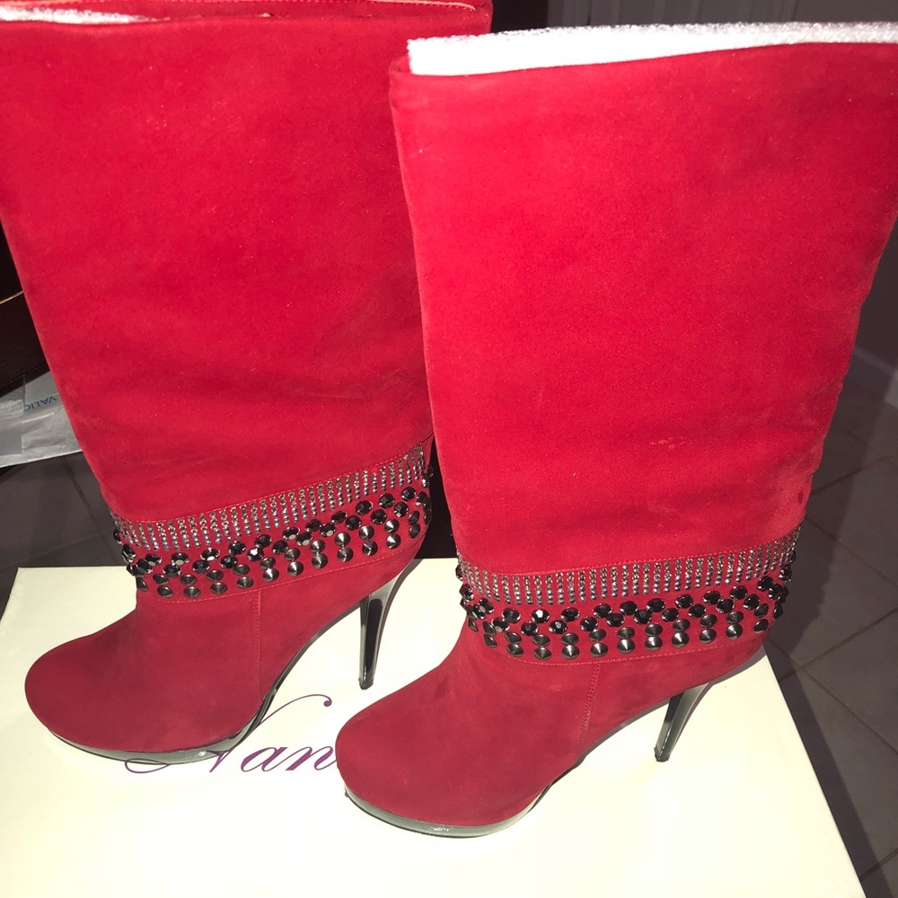I’m unable to wear heels due to my feet issues.